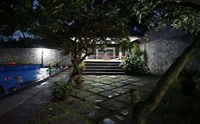 Pesona Air - Villa And Private Pool